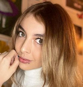 chloe night biography